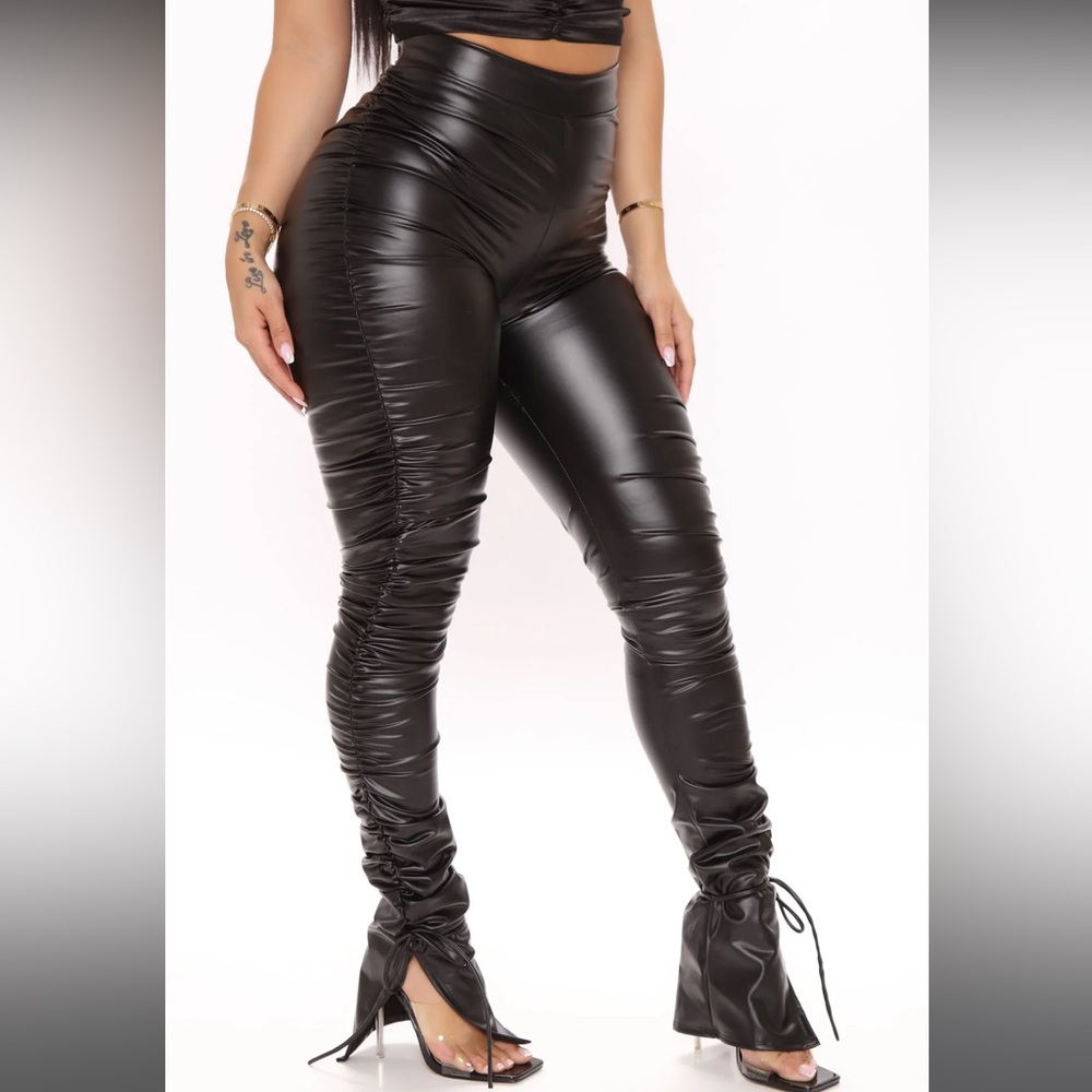 NWT Heat Wave Faux Leather Stacked Legging - Black